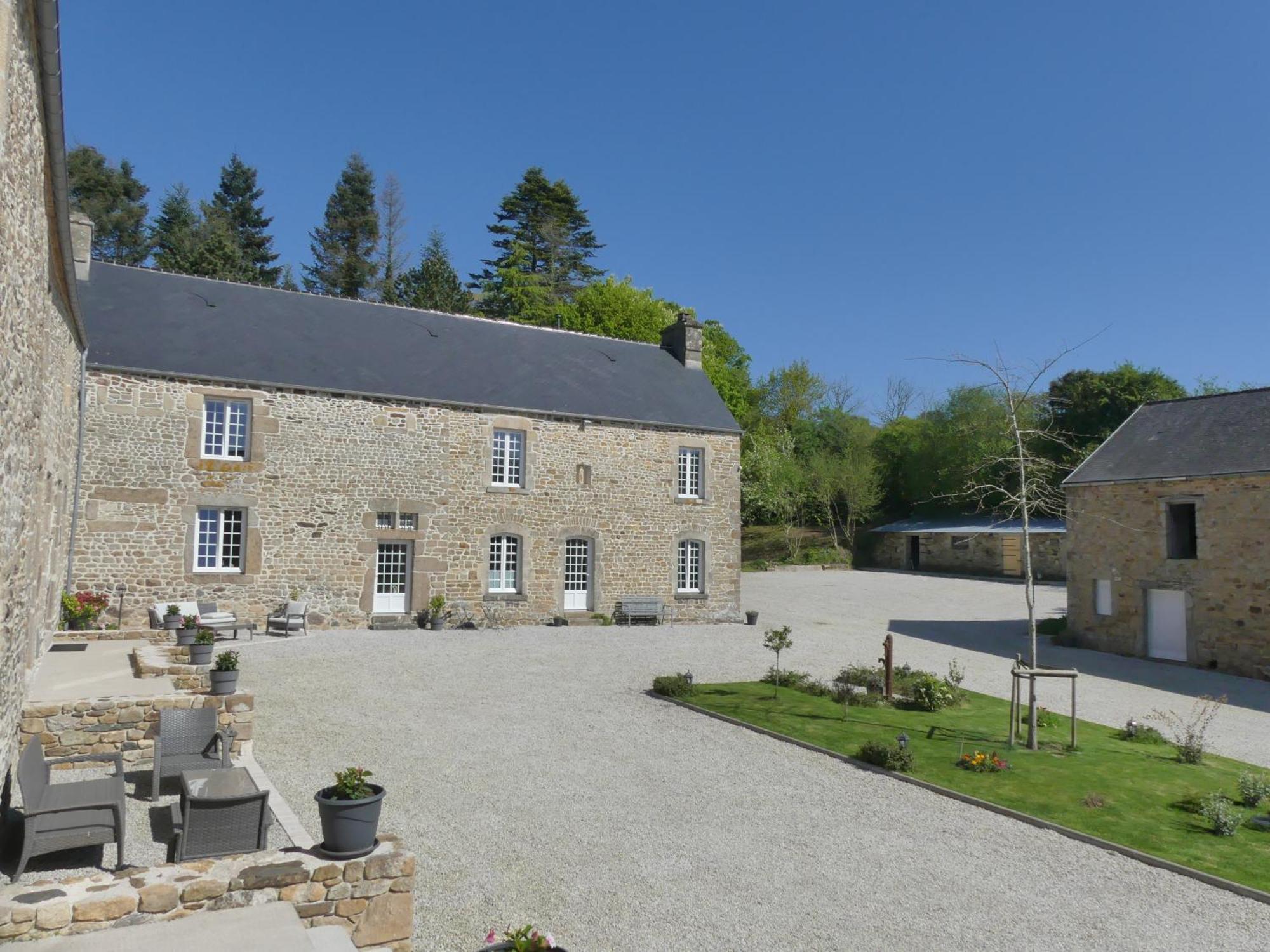 La Vallee Joly Le Vast Luaran gambar