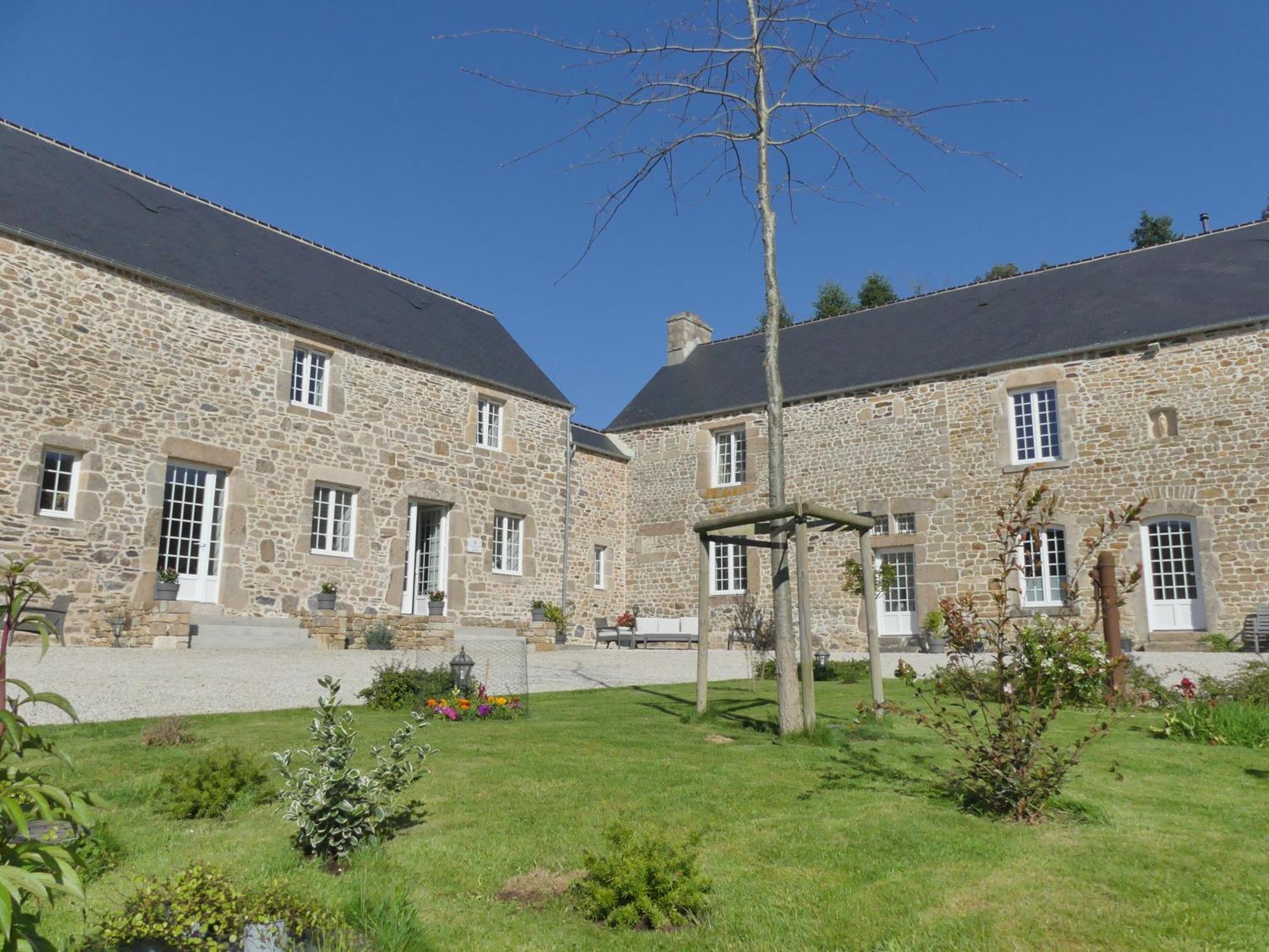 La Vallee Joly Le Vast Luaran gambar